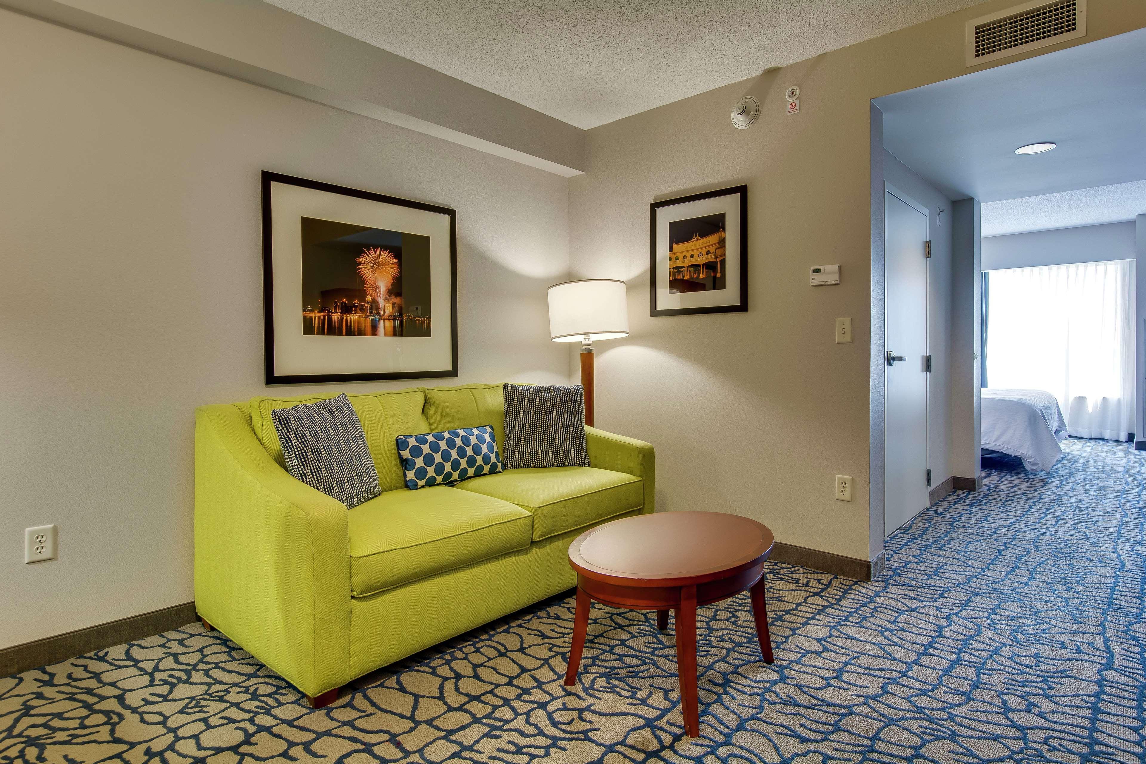 Hilton Garden Inn Louisville-Northeast Exterior foto